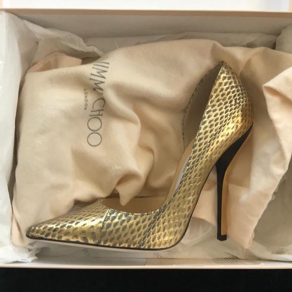 gold pumps
